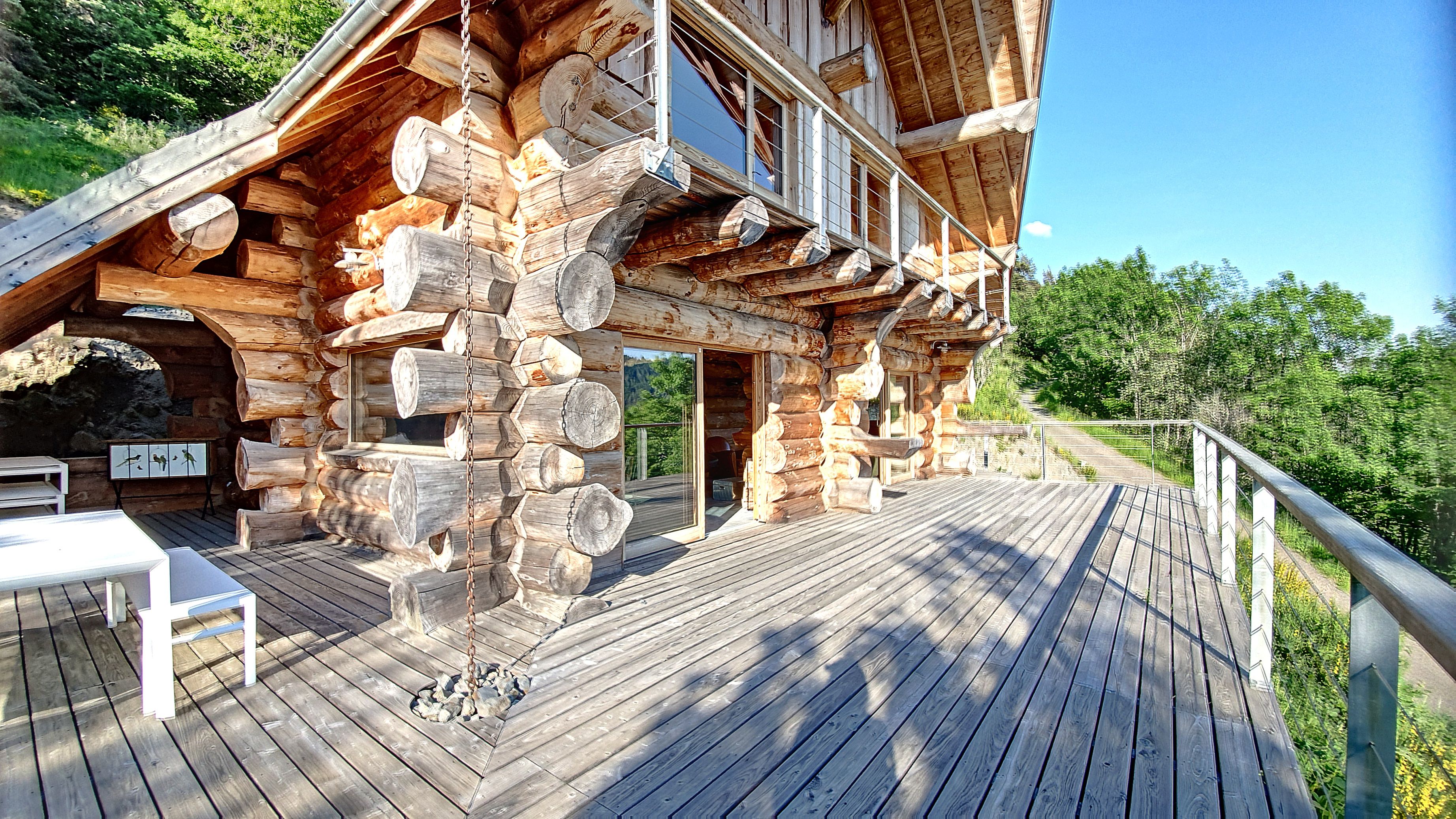 Témoignage de Découvrez le témoignage de Stéphane Crégut, dirigeant de la société Auvergne Immobilier et Tourisme.